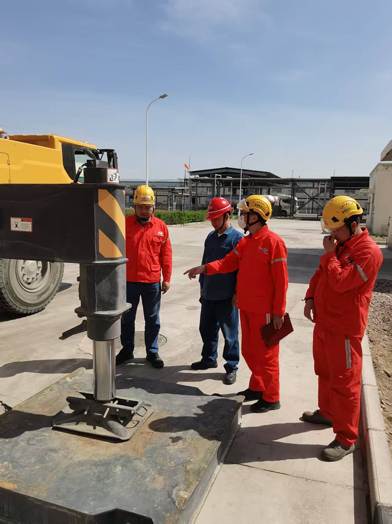 弘旭公司副總經理石強赴寧夏和寧維保項目部開展督導工作(圖1) 弘旭公司副總經理石強赴寧夏和寧維保項目部開展督導工作(圖1)